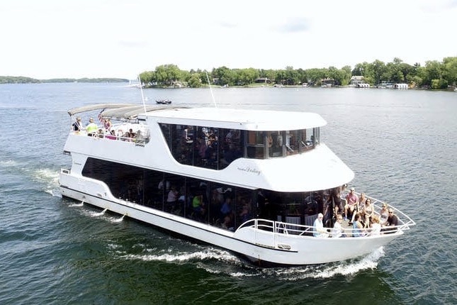 mississippi river charter cruises